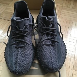 Adidas Yeezy Boost 350 V2 Black - EUC! 10.5
